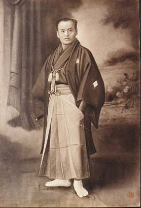 Aquí va la imagen de Sokaku Takeda, maestro de varias artes marciales, entre ellas el Daito-ryu aikijutsu que diera origen al Aikido.